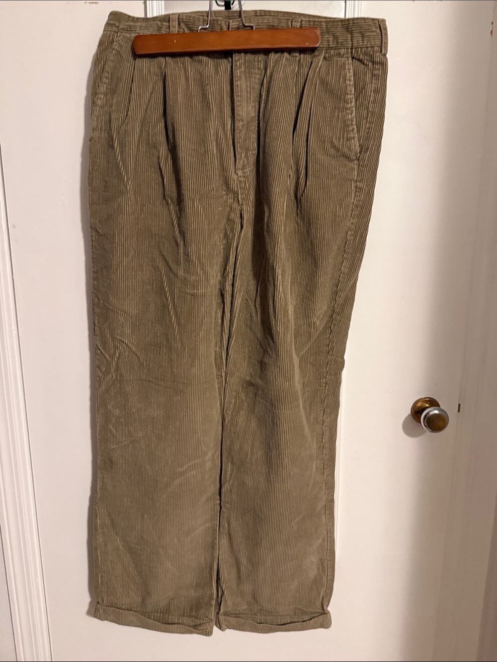Men's Corduroy Trousers in Olive